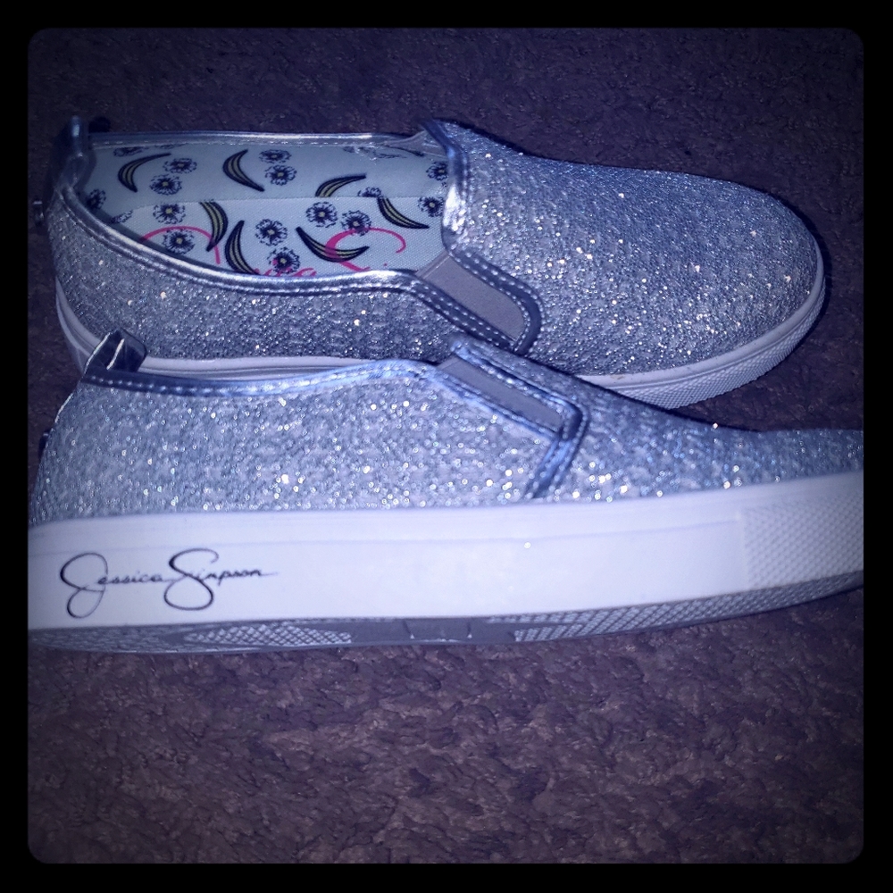 Girls shoes